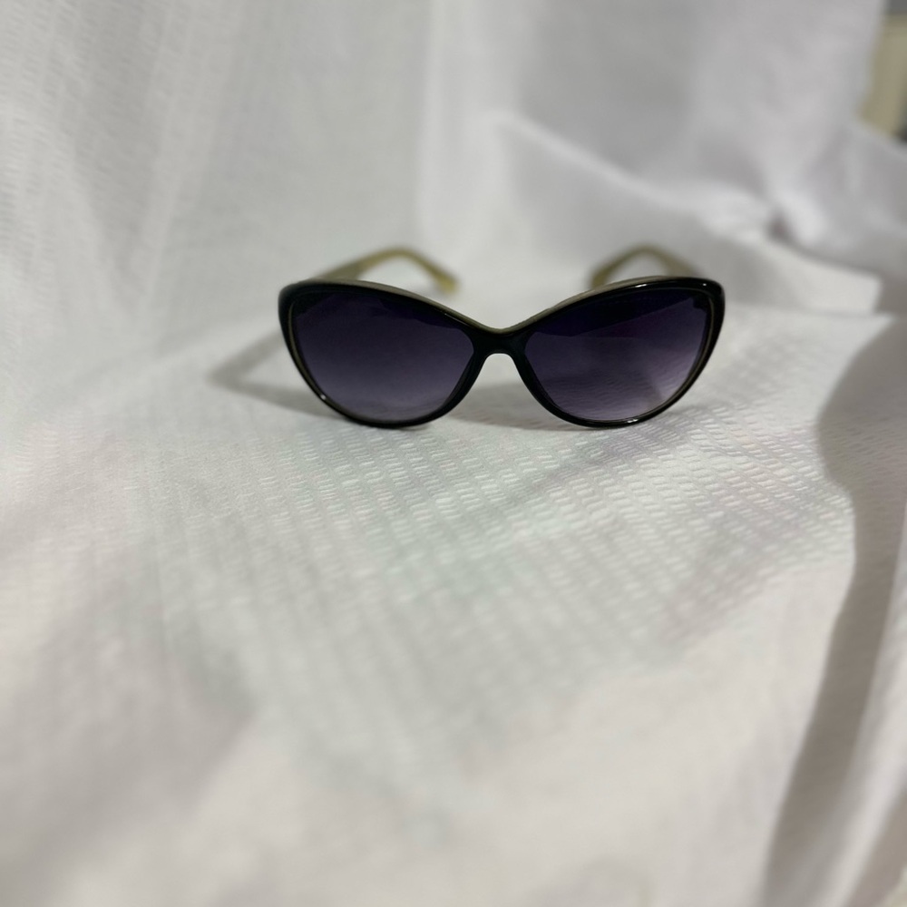 Dockers Black Cat-Eye Sunglasses